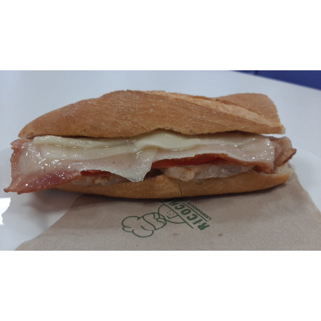 BOCADILLO VIERNES: Especial chivito de lomo